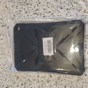 New in package kindle fire HD 8 (20 20) case with kickstand